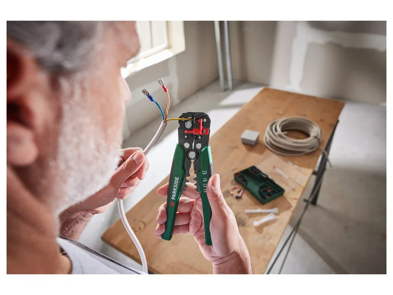 PARKSIDE® Jeu de pinces à dénuder et à sertir automatiques PCZS 231 C2 . 231 pièces